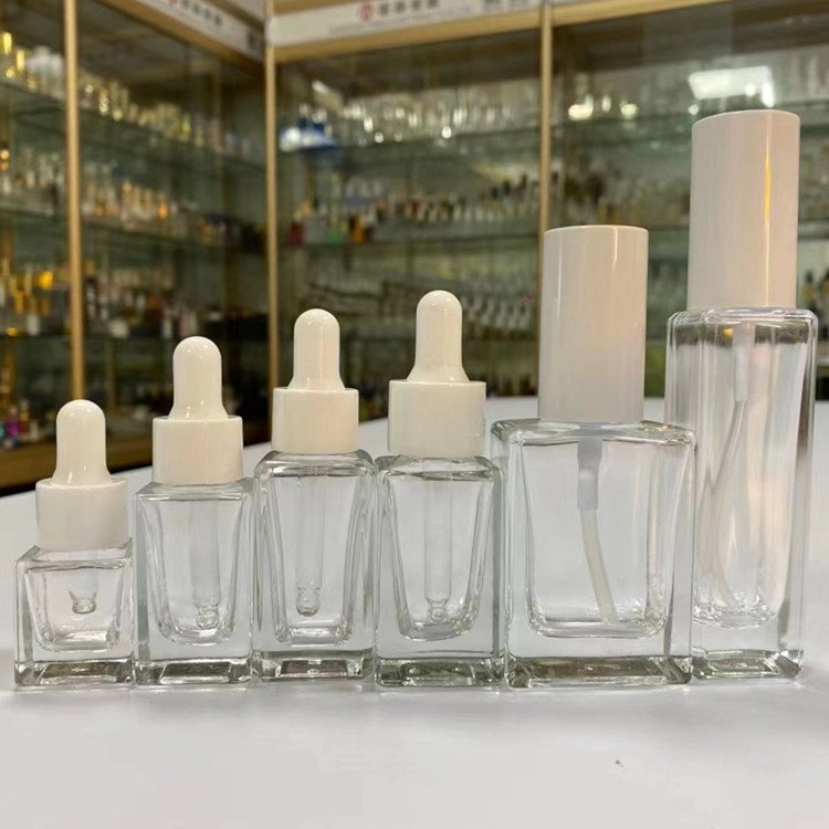 Nice Price 10ml 15ml 20ml 30ml 50ml Luxury Cosmetic Sets Square Glass Bottle Package For Essential Oil Lotion And Perfume