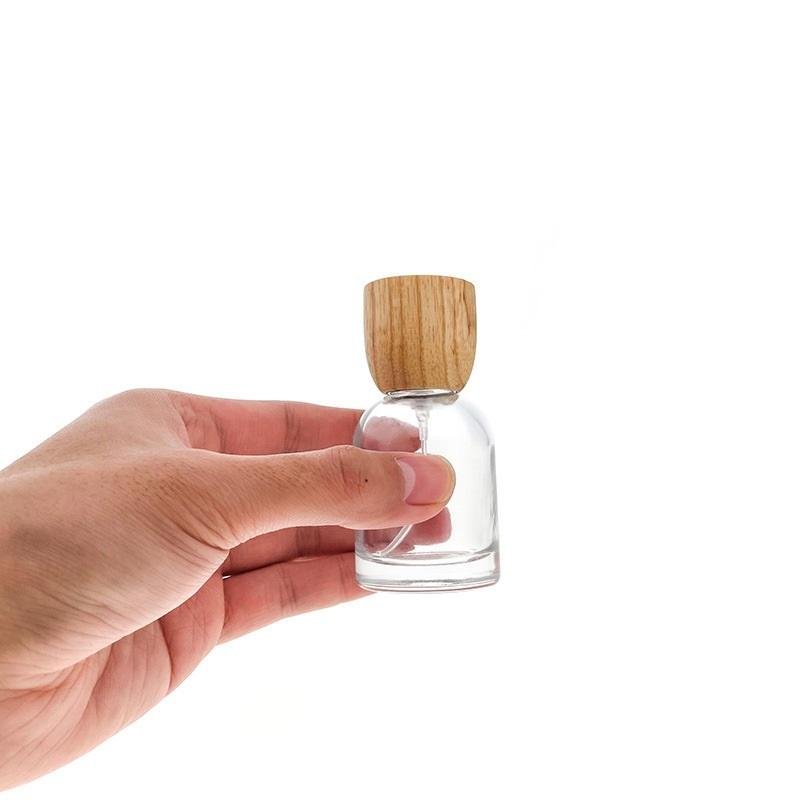 Crimp Perfume Bottle Round Spray Glass with Wooden Cap Factory Direct Wholesale Empty 30ml 50ml Cosmetic Packaging PUMP Sprayer