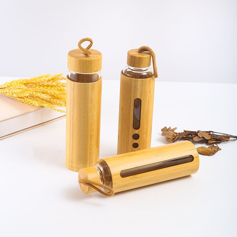 20oz Creative Customized Handmade Portable Borosilicate Glass Water Bottle with Bamboo Sleeve