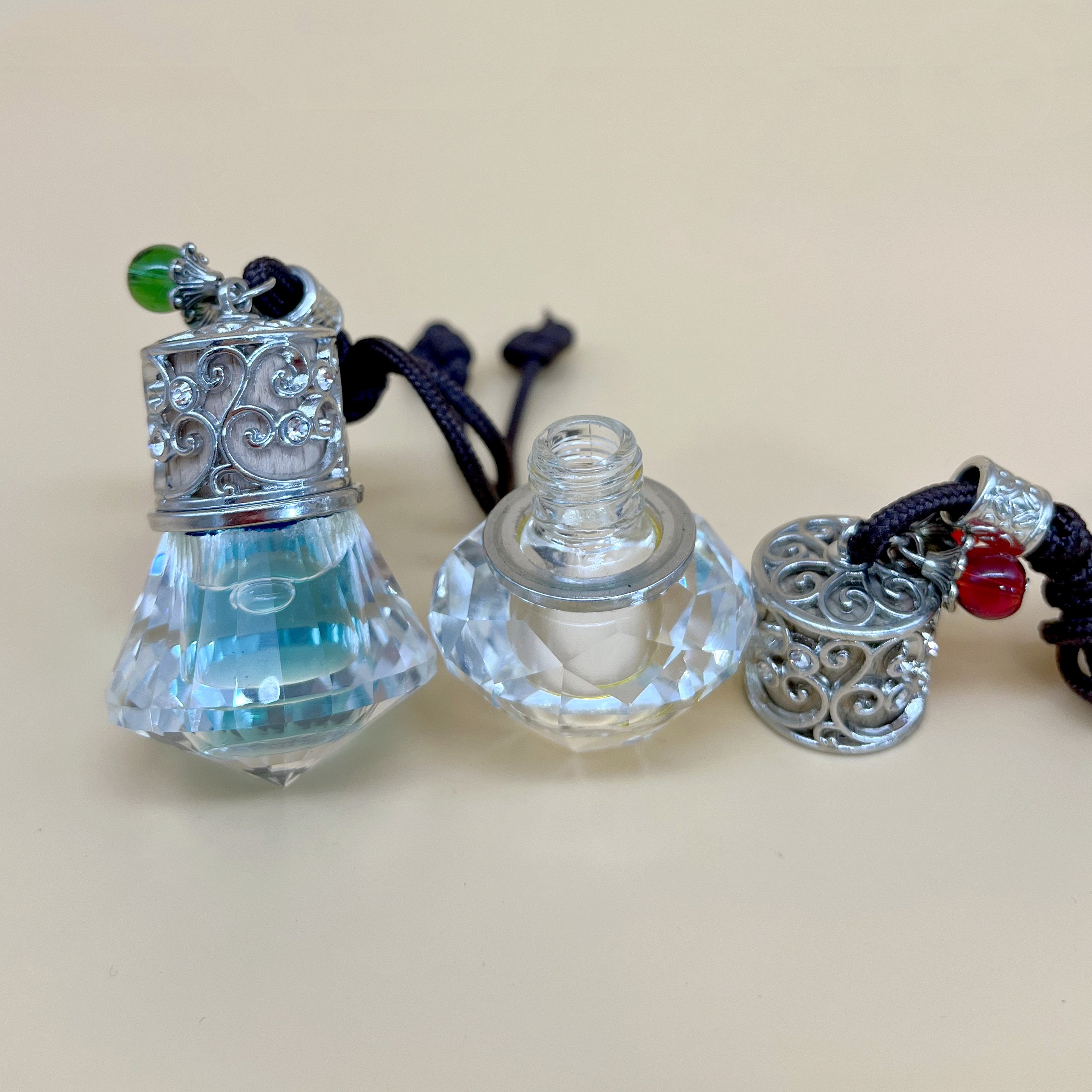 Air freshener car- Glass Bottles Share Fancy 8ml Diamond Shape Clear Perfume Glass Bottle Empty Car with Diffent metal cap