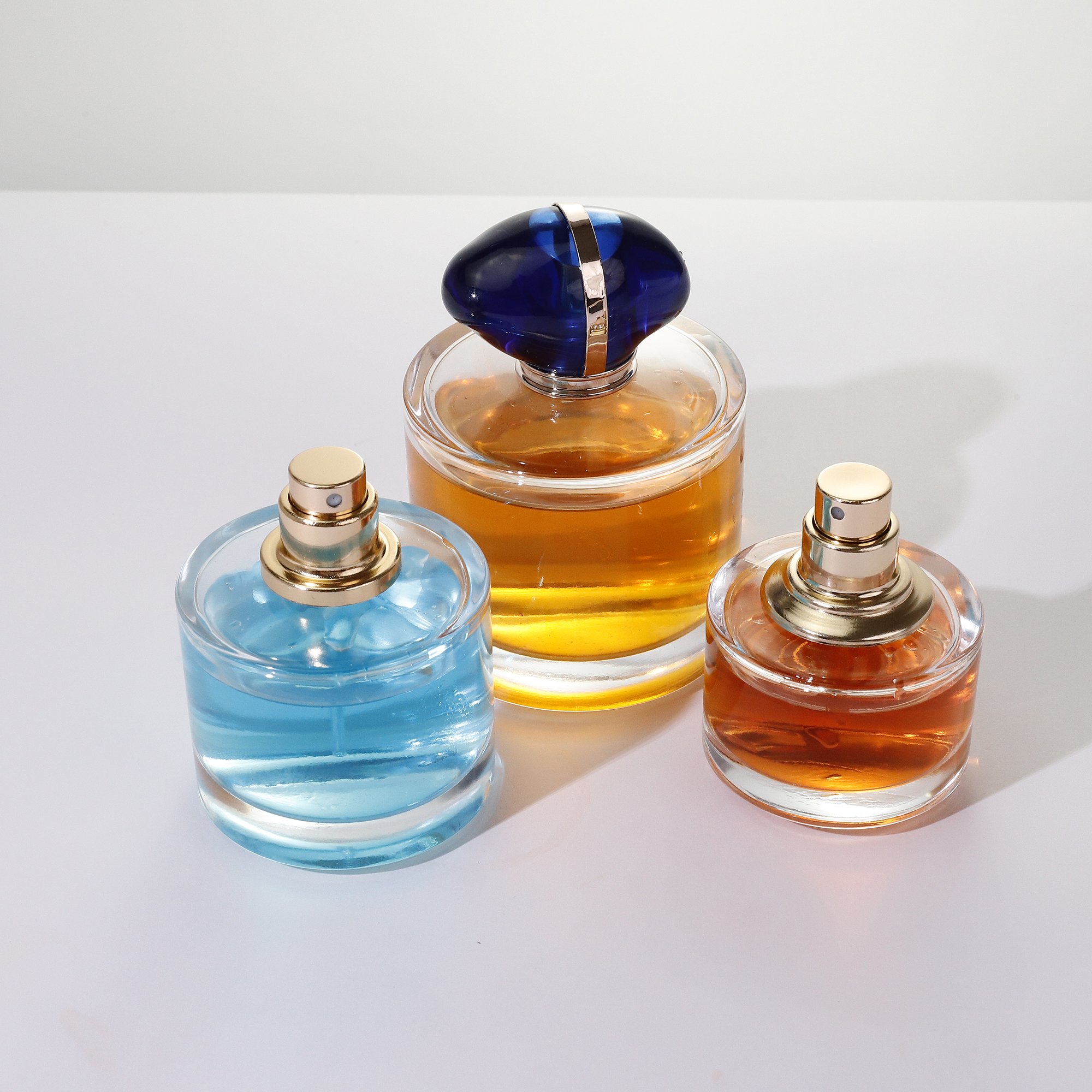 Wholesale Classic Simple, Lovely Cylinder Spray 30ml/50ml/100ml Clear Perfume glass Bottle