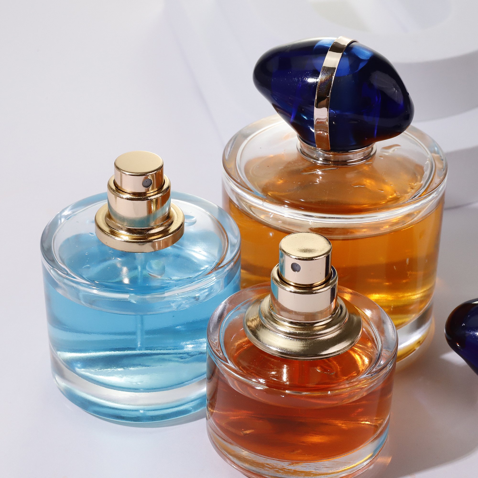 Wholesale Classic Simple, Lovely Cylinder Spray 30ml/50ml/100ml Clear Perfume glass Bottle