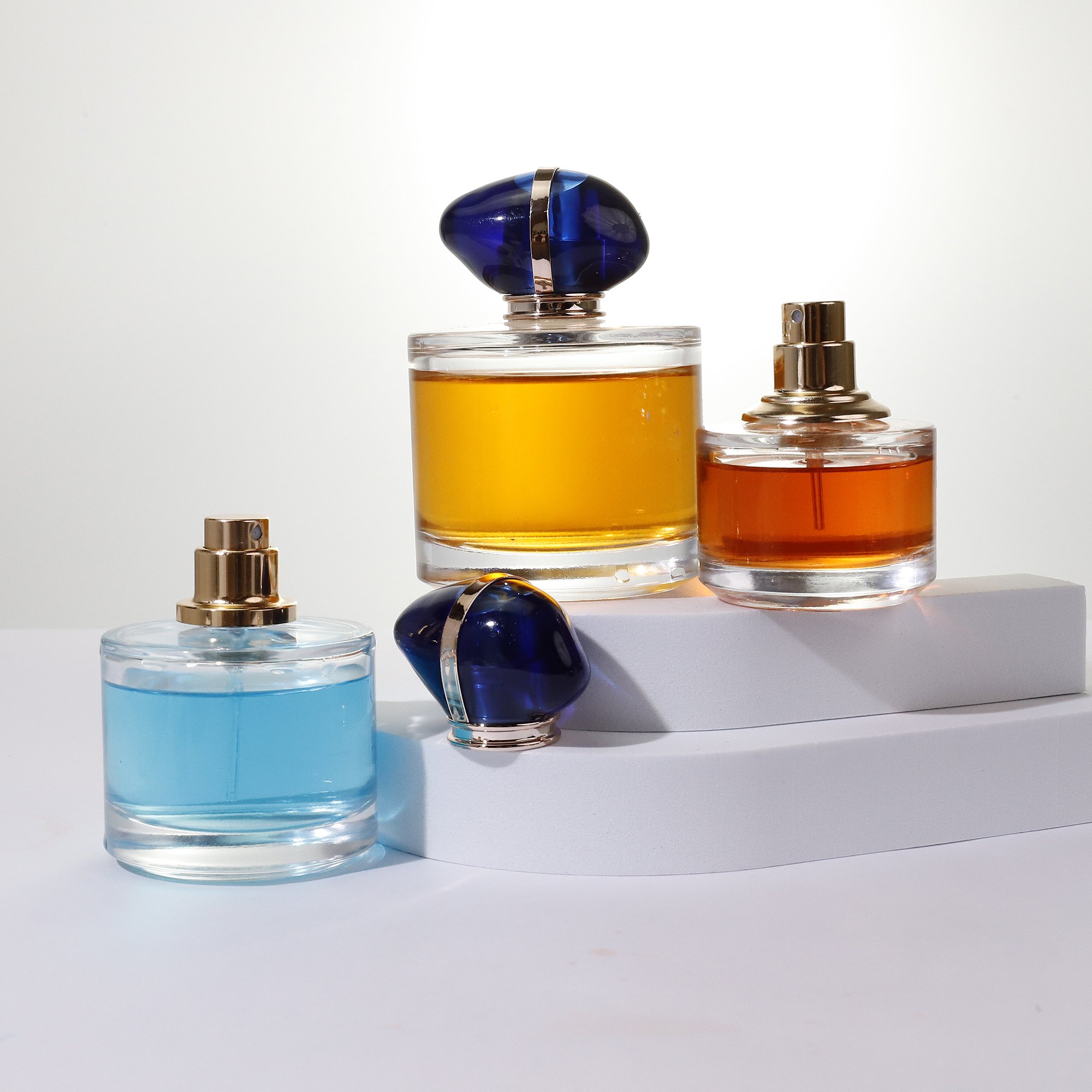 Wholesale Classic Simple, Lovely Cylinder Spray 30ml/50ml/100ml Clear Perfume glass Bottle