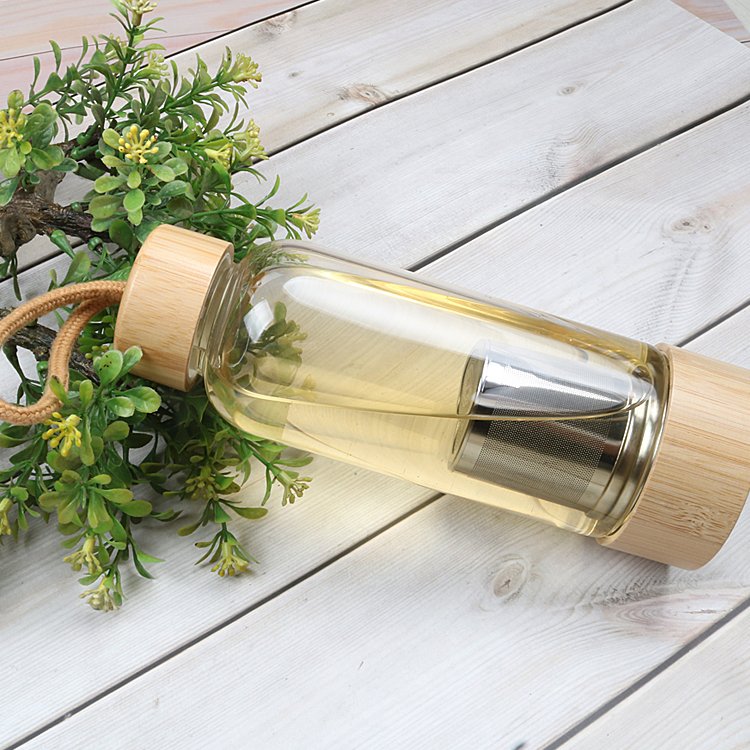 Tea Metal Infuser High Borosilicate Glass Water Bottle with Leak-proof Bamboo Lid - Reusable and Stylish