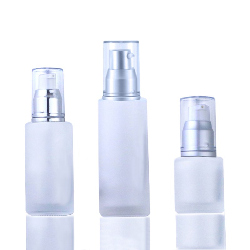 Skincare packaging 20ml 30ml 50ml 60ml 120ml Empty Flat Shoulder glass bottle with aluminum silver gold pump (GFF01)