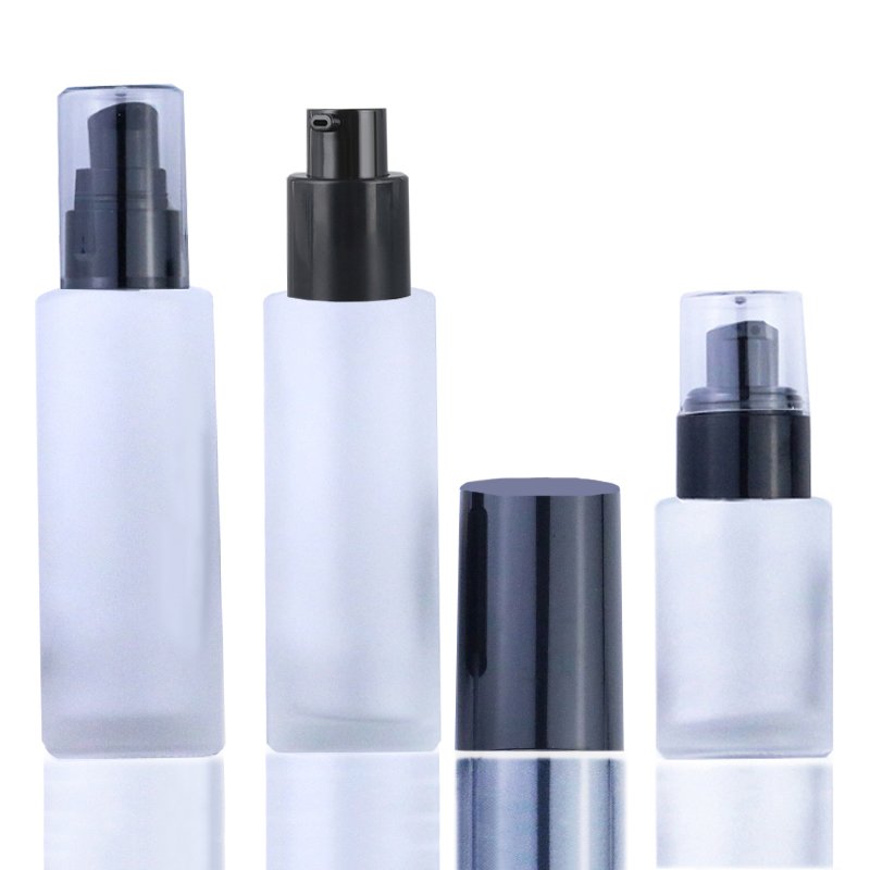 Skincare packaging 20ml 30ml 50ml 60ml 120ml Empty Flat Shoulder glass bottle with aluminum silver gold pump (GFF01)