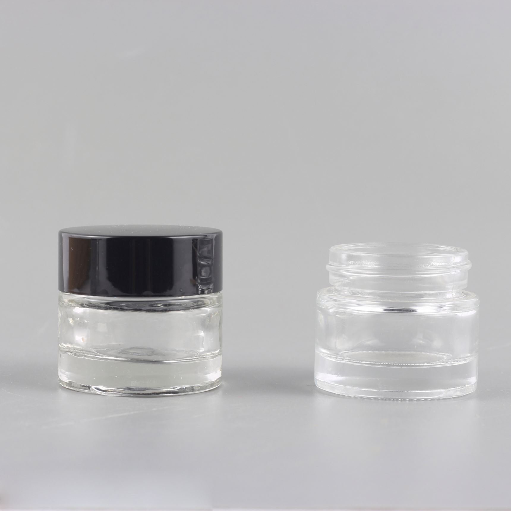 China wholesale regular appearance frosted eye cream glass bottle in stock cylindrical glass cream jar 10g
