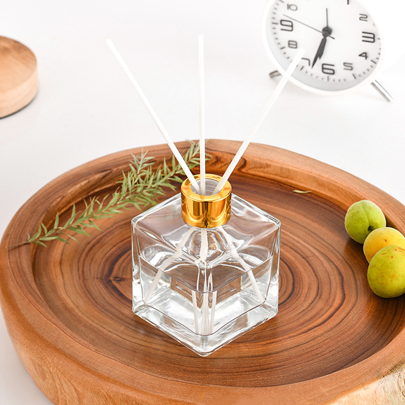 Gardenia Scent Decorative Modern Small Square Bottle Reed Diffuser For Home