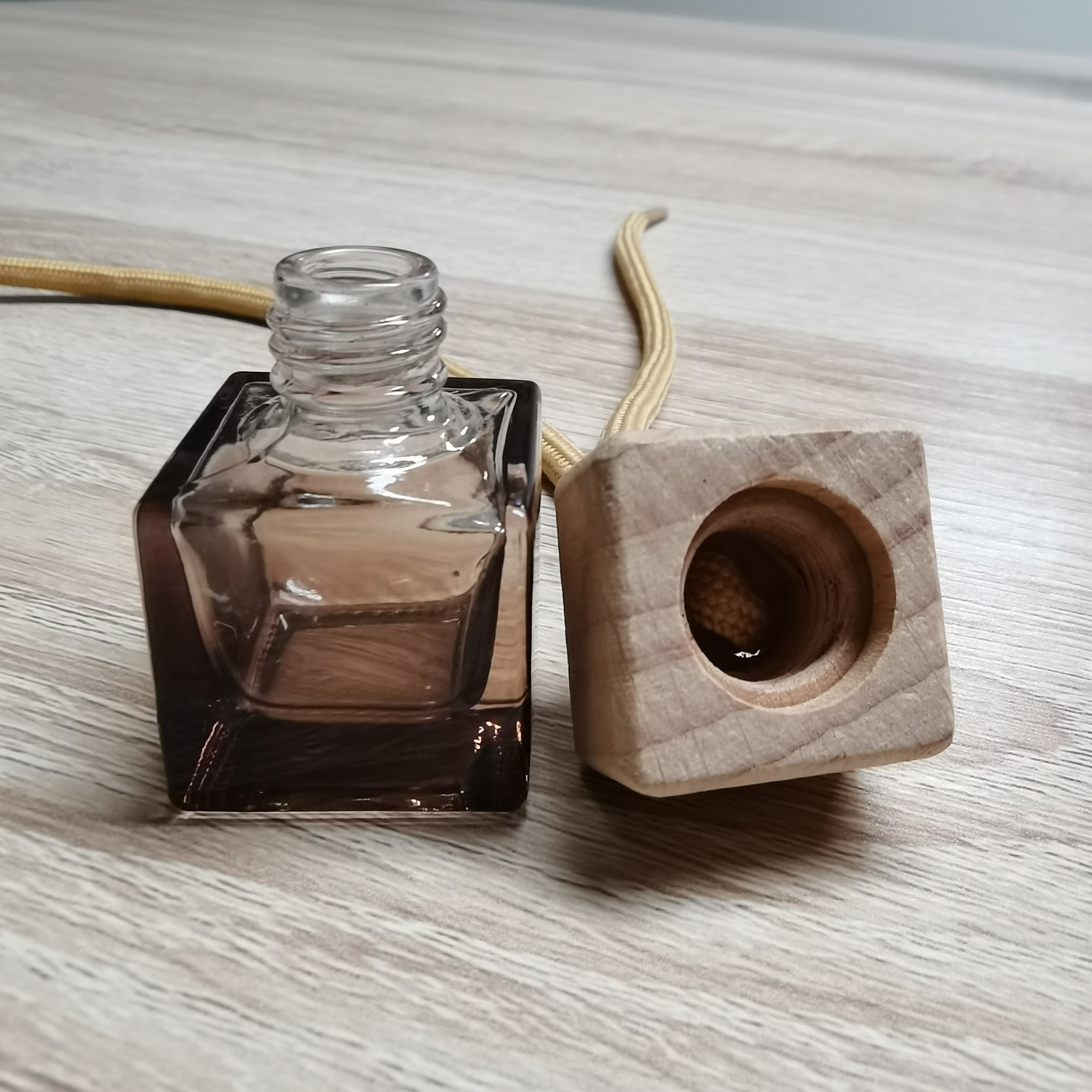 7ml New color hanging fragrance diffuser car pendant perfume square wooden cap with cross-bar coffee brown glass bottle