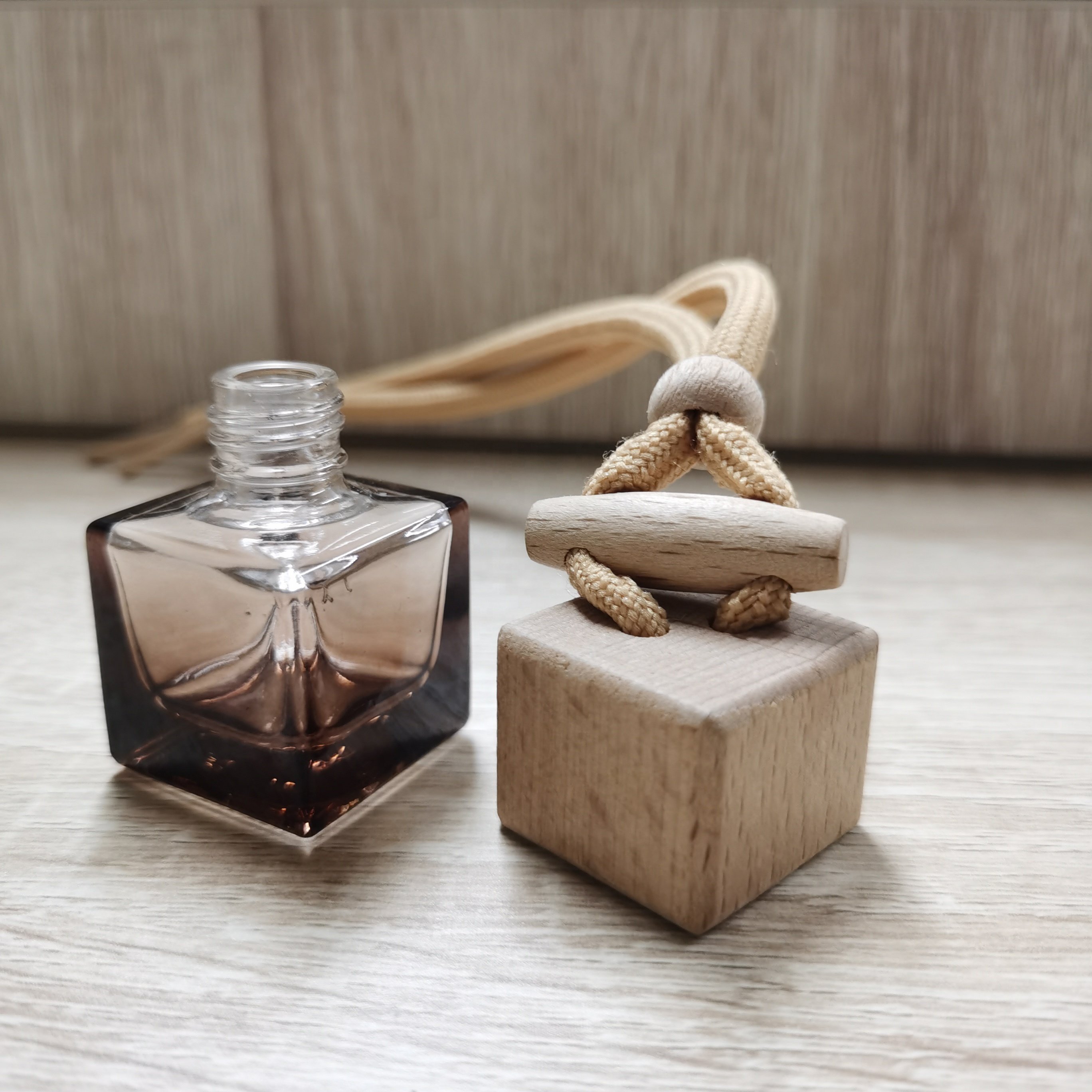 7ml New color hanging fragrance diffuser car pendant perfume square wooden cap with cross-bar coffee brown glass bottle