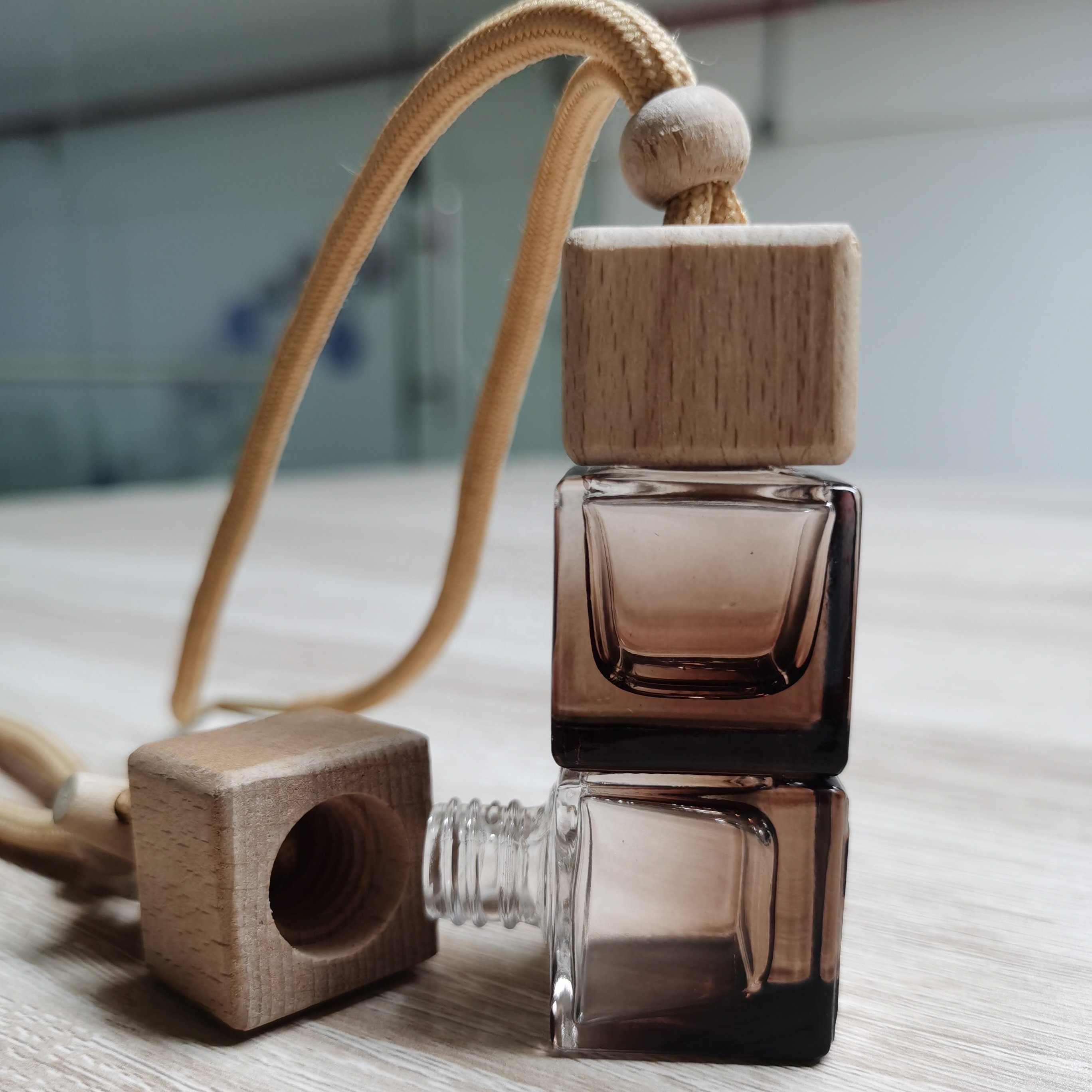 7ml New color hanging fragrance diffuser car pendant perfume square wooden cap with cross-bar coffee brown glass bottle