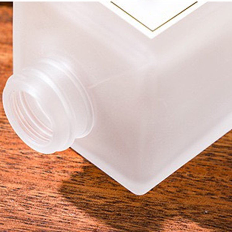 Home Fragrance Diffuser Bottle OEM Color Glass Bottle 150ml Cylinder Round Reed Diffuser Bottle With Wood Lid