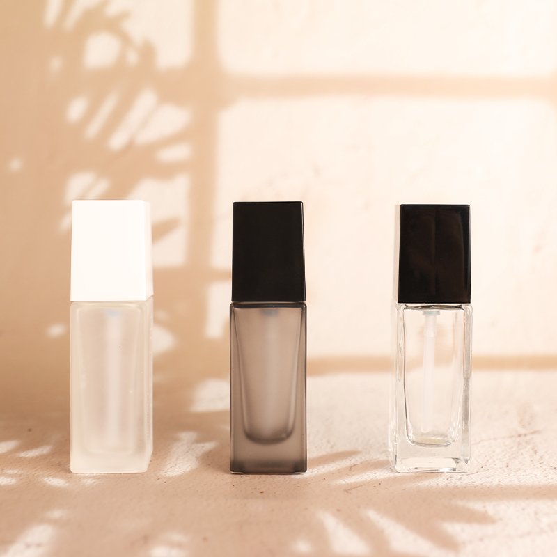 Factory custom 30ml square thick powder bottom liquid bottle emulsion glass bottle cosmetics packaging bottle