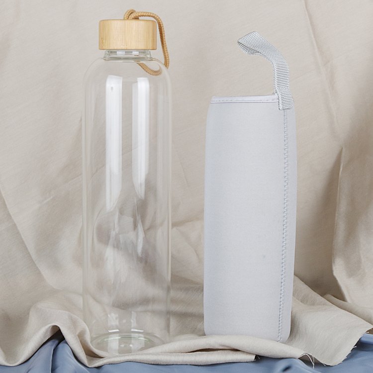 High Borosilicate Glass Bamboo Lid 1 Liter Custom Glass Water Bottle with Neoprene Sleeve Eco-Friendly and Stylish