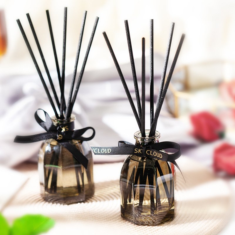 New Design Black Glass Bottle Air Fragrance Freshening Luxury Home Decor Perfume Fragrance oil Stick Room Reed Diffuser