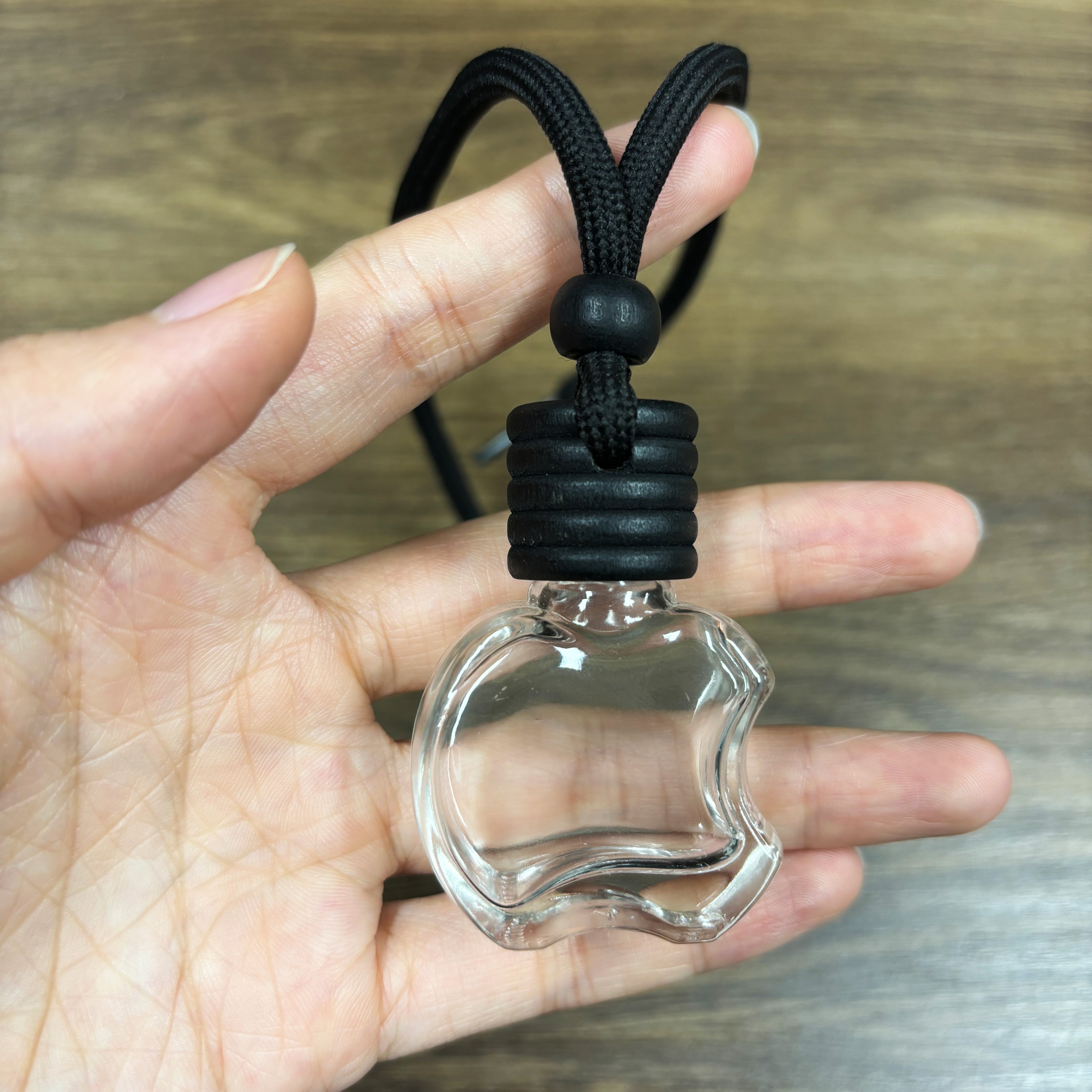 8ml Apple Clear Glass Bottles For Perfumes Empty Bottle Black Wooden Lid With Paint Car Hanging Arom Diffuser Perfume Bottle