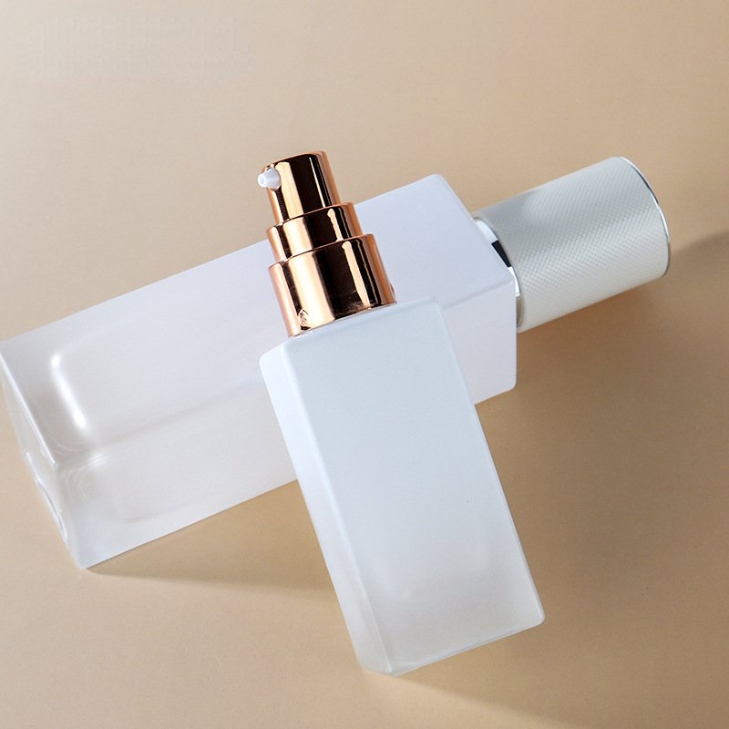 Stock Square Thick Bottom Glass Bottle Press Pump Cleanser Toner Bottles Lotion Essence Facial Cream Jar Skincare Set Packaging