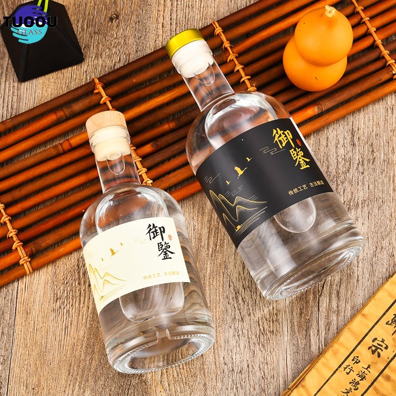 Hot Sell Agave Wine Lead-free 375ml 500ml 750ml 1000ml Custom Round Whisky Vodka Brandy Rum Transparent Glass Bottle