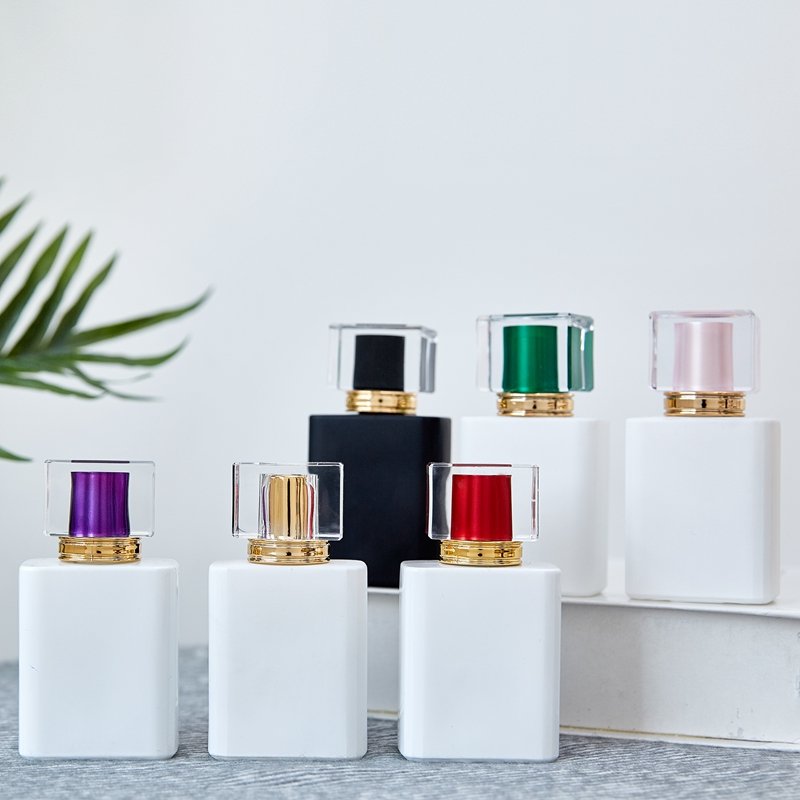 MUB Wholesale High Quality Black White Square 50ml Glass Perfume Spray Bottle Empty Refillable Parfum Bottle With Acrylic Lid