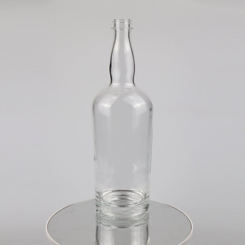 Classic 750ml screw top whisky gin alcohol glass bottle for distillery