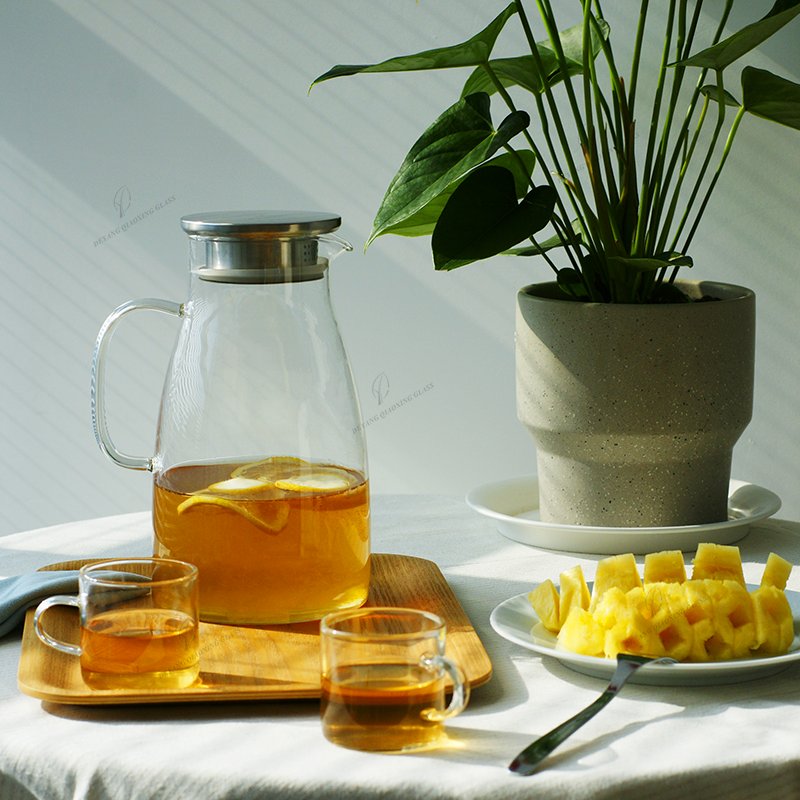Wholesale 1.6L Custom Coffee Tea & Fruit Infusion Pitcher Set with Stainless Steel Lid with Handle Heat Resistant Glass Mug