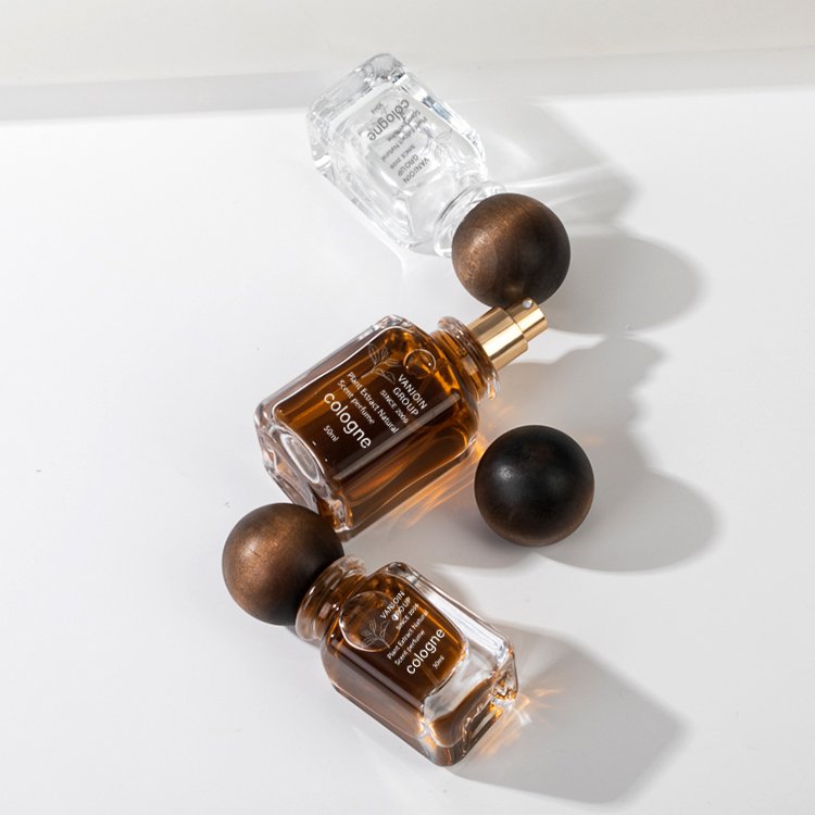 Luxury clear round collection glass perfume bottle spray bottle wooden ball cap 30ml 50ml in bulk glass bottle with ball cap