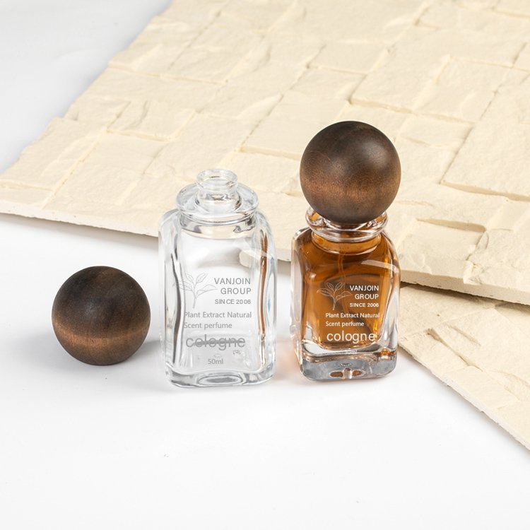 Luxury clear round collection glass perfume bottle spray bottle wooden ball cap 30ml 50ml in bulk glass bottle with ball cap