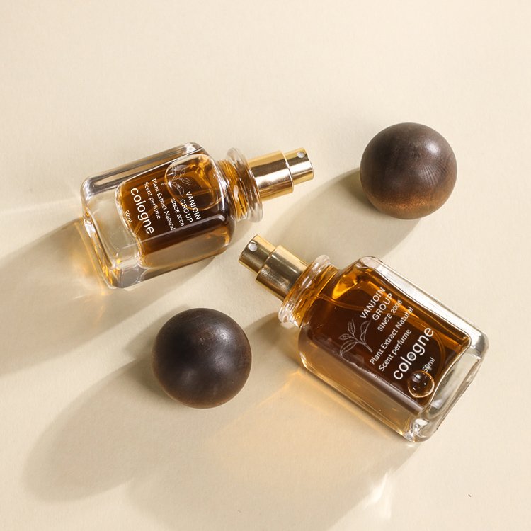 Luxury clear round collection glass perfume bottle spray bottle wooden ball cap 30ml 50ml in bulk glass bottle with ball cap