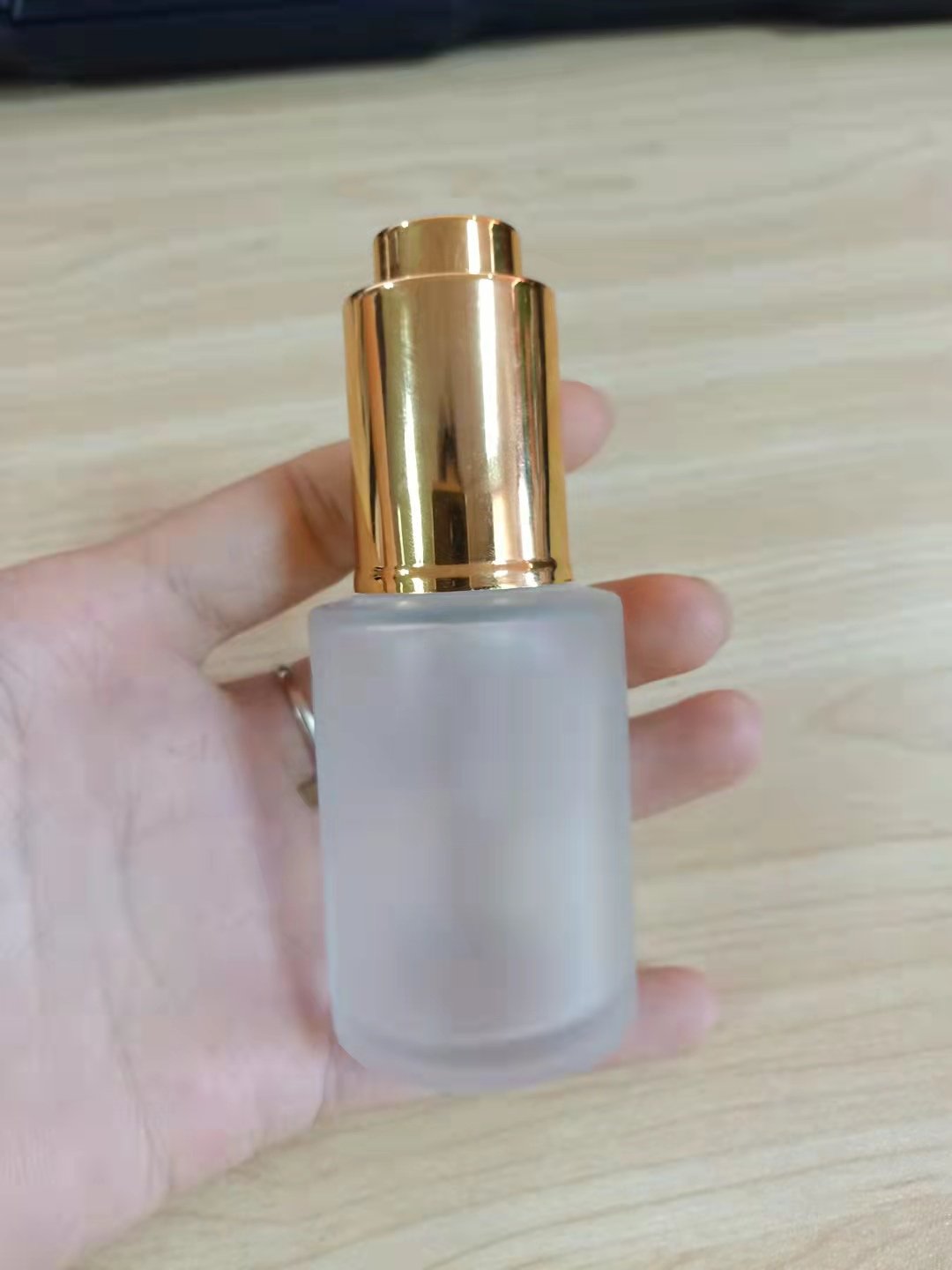 ready stock clear and frosted 20ml 30ml 50ml 100ml 120ml Lotion Serum Cosmetic Glass Bottle with Silver and Golden Pump