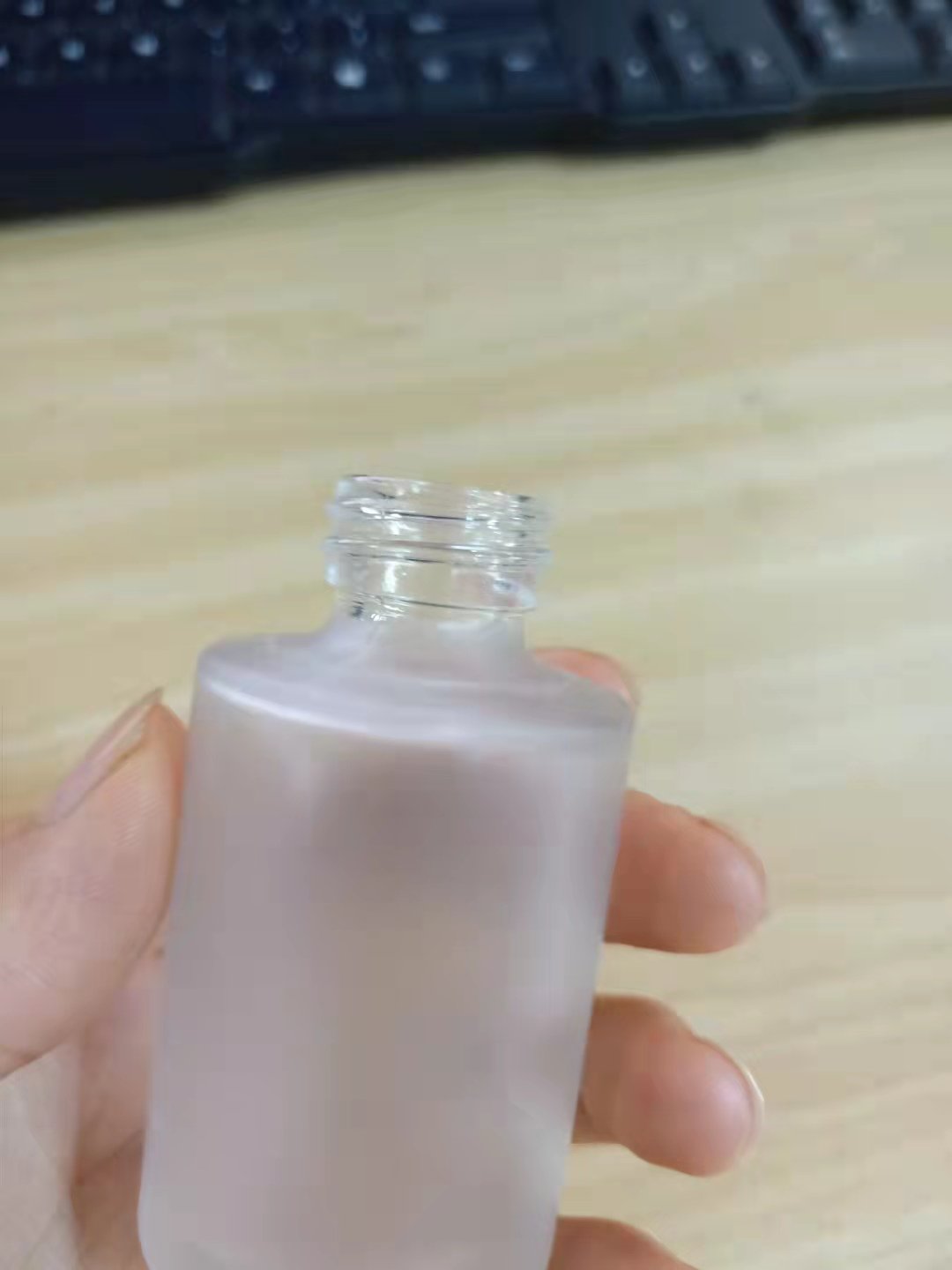 ready stock clear and frosted 20ml 30ml 50ml 100ml 120ml Lotion Serum Cosmetic Glass Bottle with Silver and Golden Pump