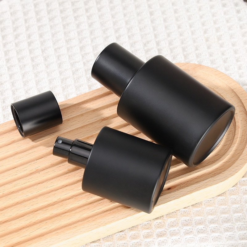 Wholesale Black Glass Perfume Bottle 50ml 30ml Round Perfume Glass Bottle With Black Cap
