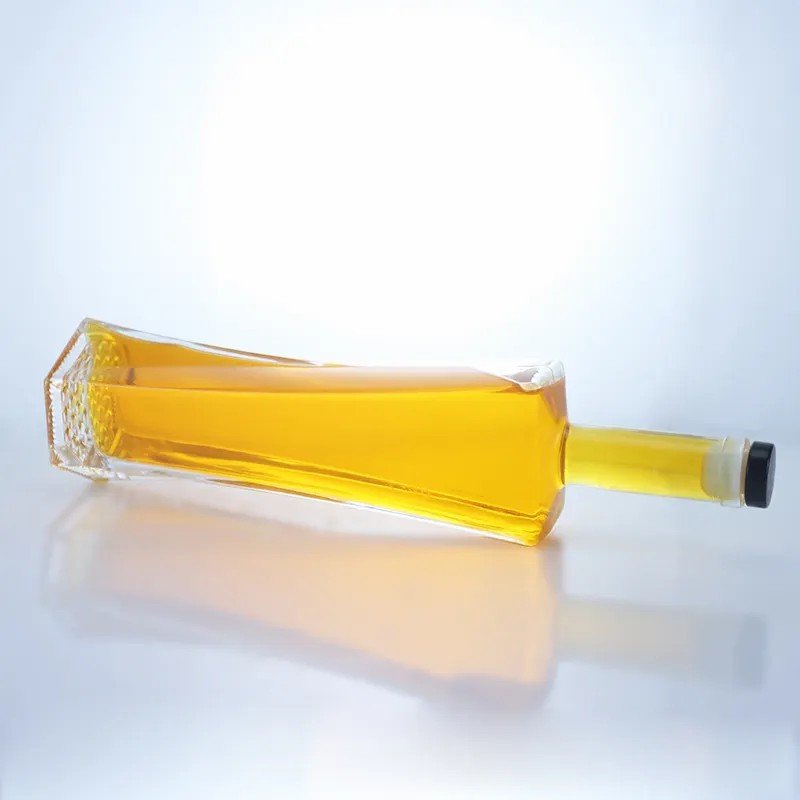 Ordinary bottle transparent European and American glass bottle thick bottoming wine bottle custom modern style