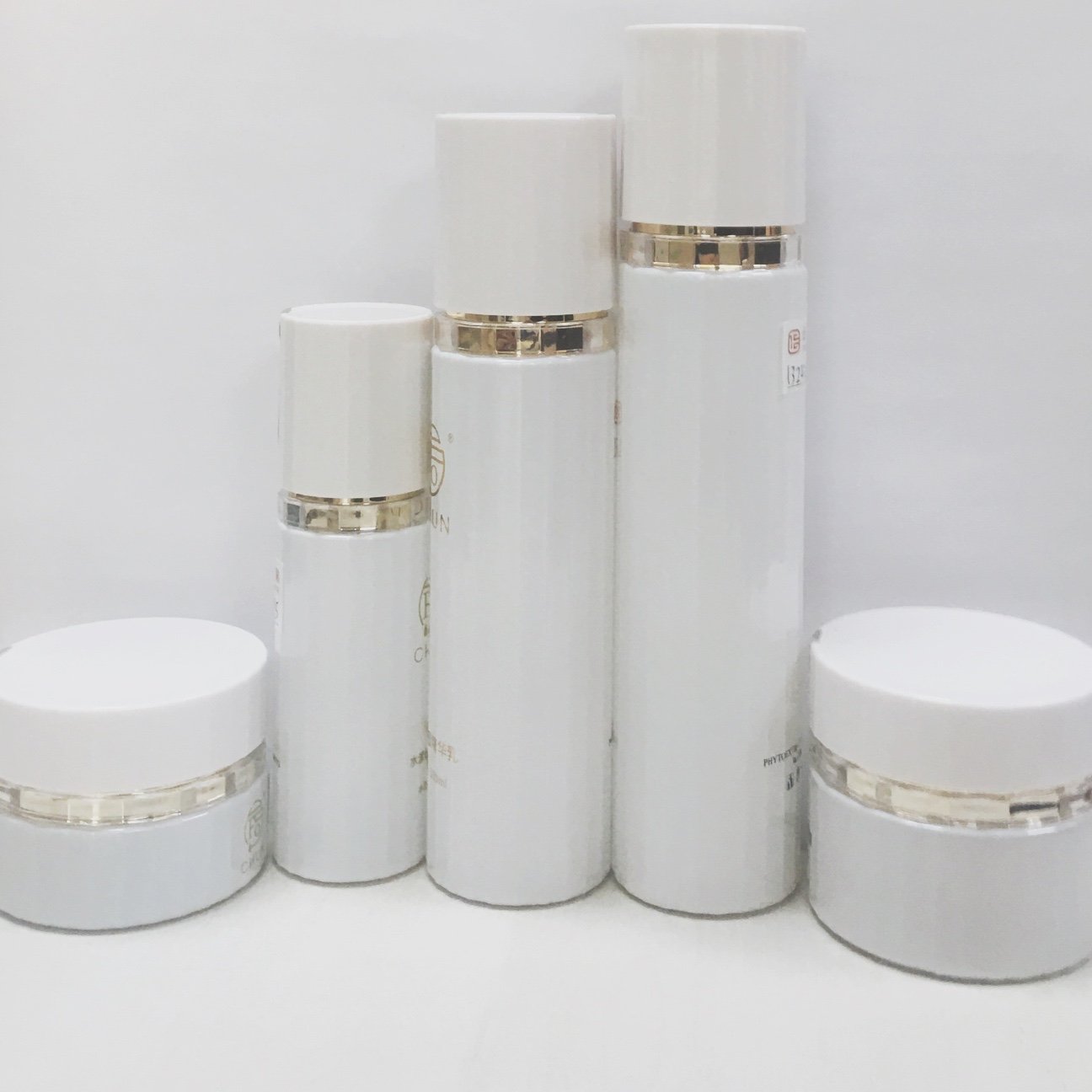Best Selling Luxury 30ml 40ml 100ml 120ml Clear Cosmetic Glass Bottle Packing Set round Shape