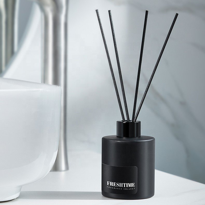 High quality elegant round shiny black and white 150ml empty perfume reed diffuser bottle