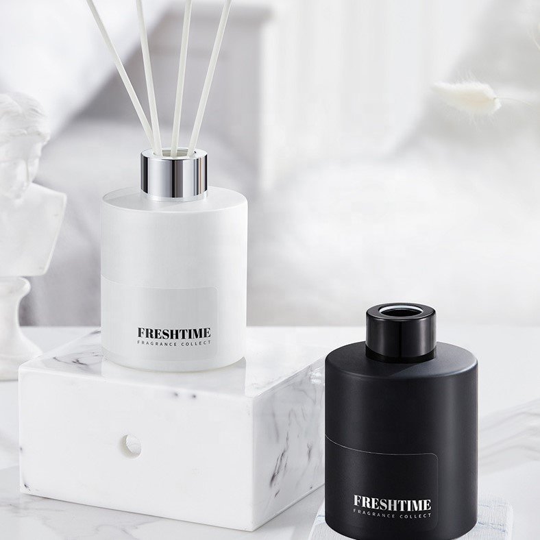 High quality elegant round shiny black and white 150ml empty perfume reed diffuser bottle