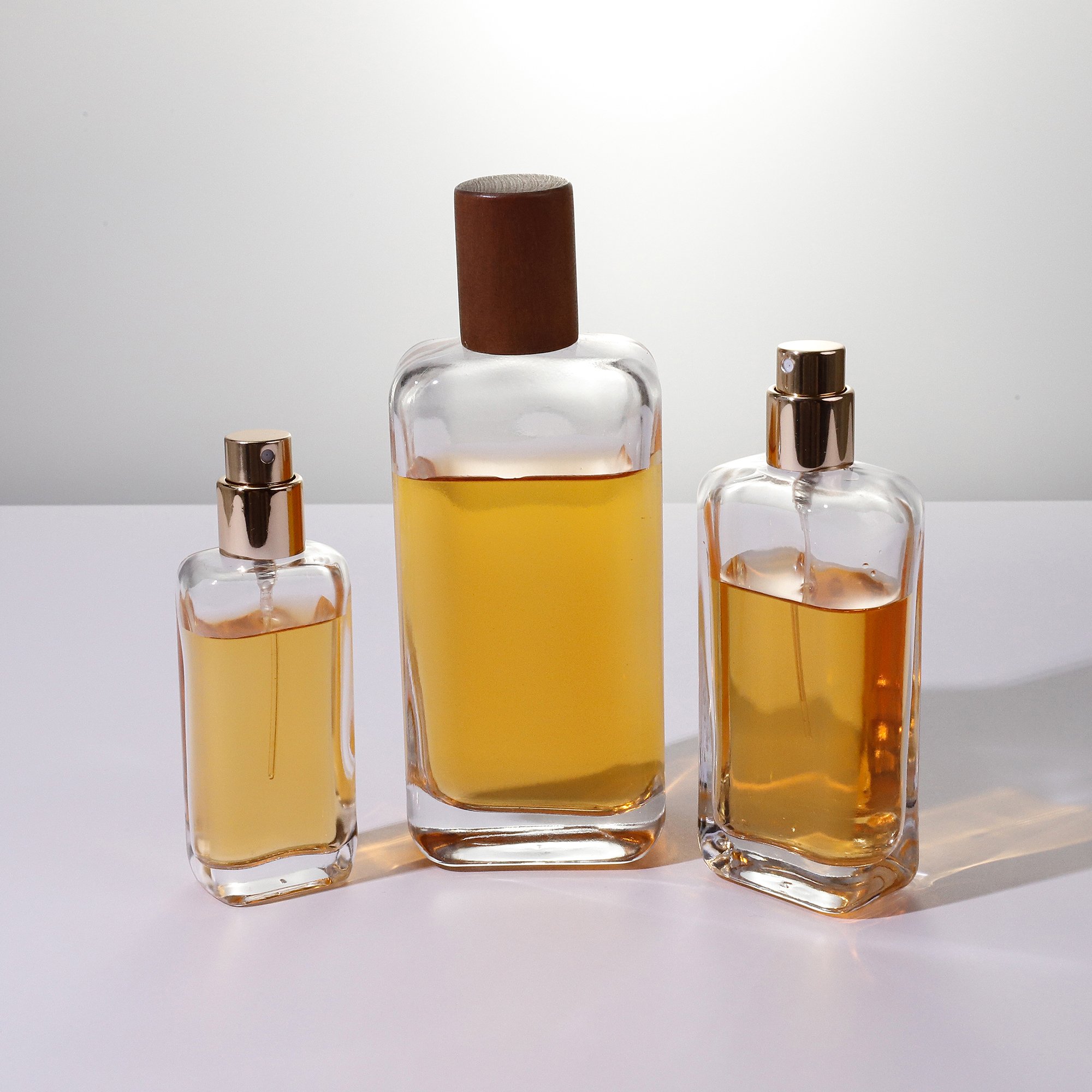 Simple Perfume Bottle With Wooden Lid 30ml 50ml 100ml Clear Glass Bottle With Pump 100ml