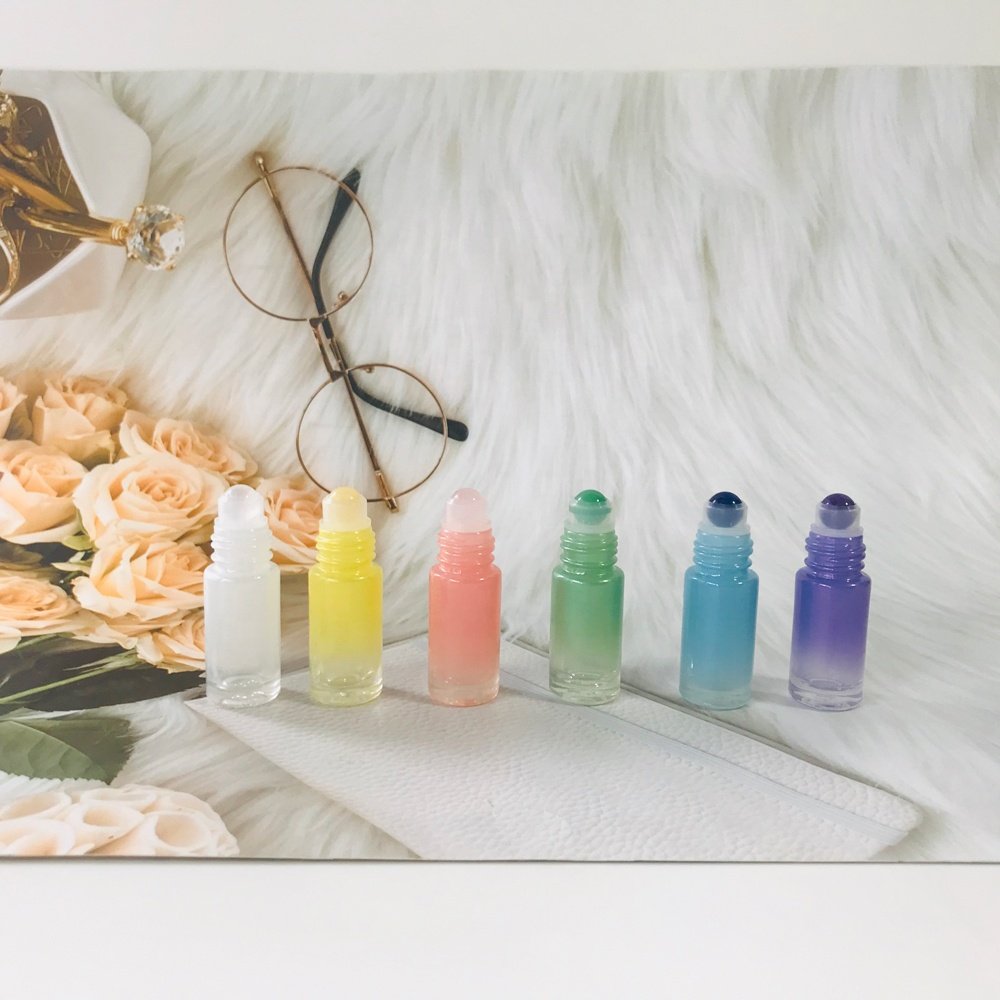 Wholesale 5ml colored purple pink blue yellow white gradient gemstone roll on glass bottles for essential oil