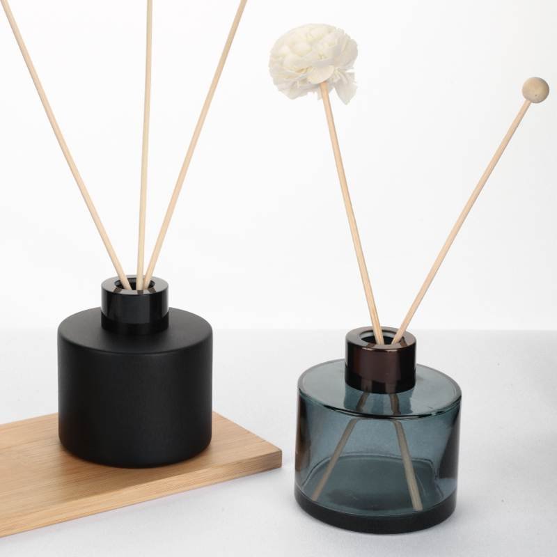 Sale 100ml 150ml Round Black Luxury Empty Reed Diffuser Glass Bottle with Circle