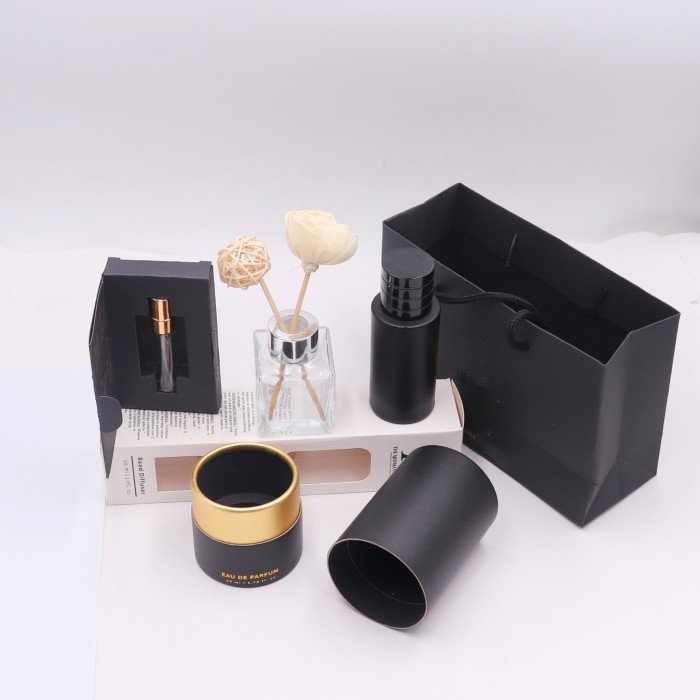 cylinder 50ml glass perfume bottle packaging 50ml 100ml Round Cylinder Transparent Spray Glass Perfume Bottle