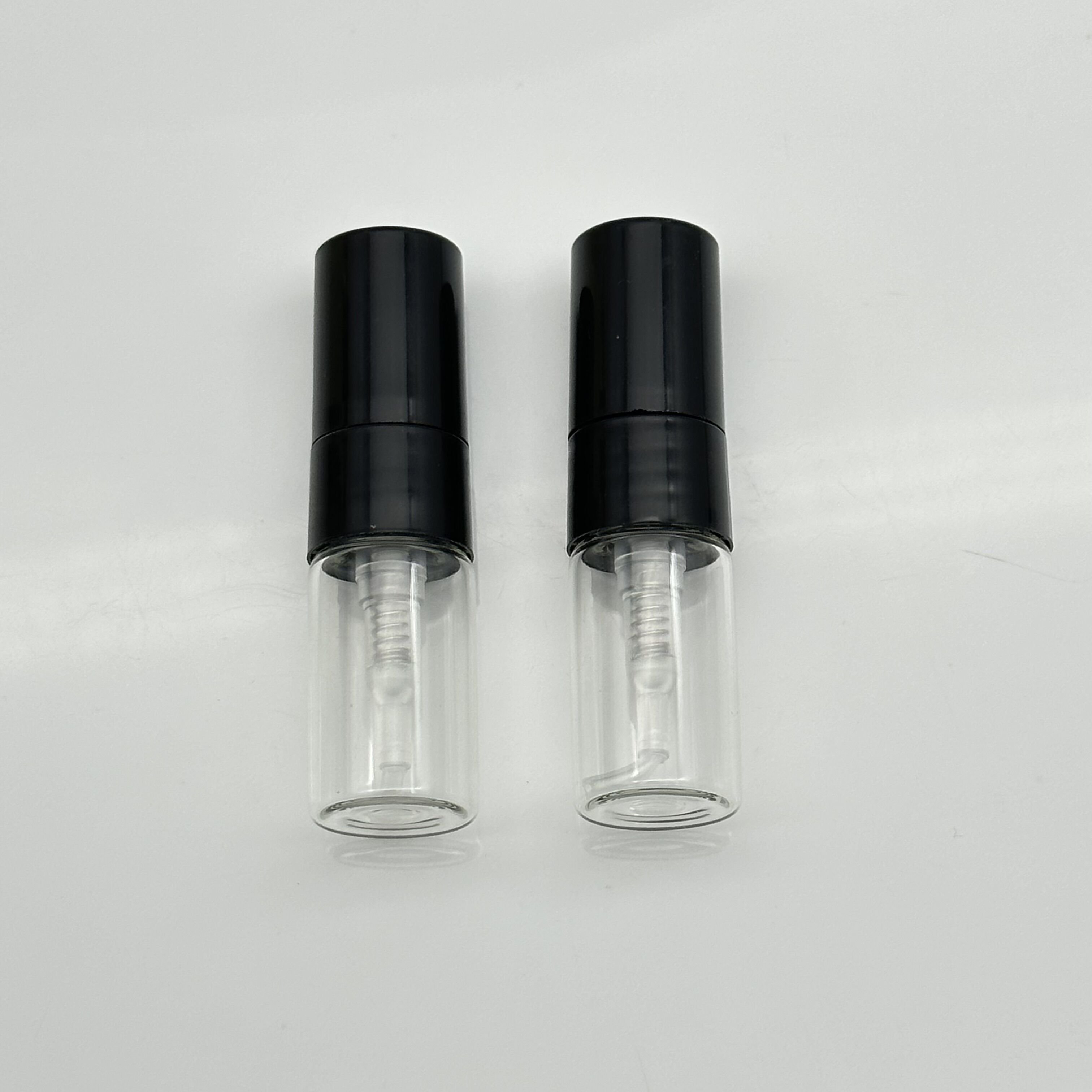 Portable small refillable perfume atomizer spray pump glass bottle 2ml 3ml 5ml 10ml tube with screw cap Free Sample