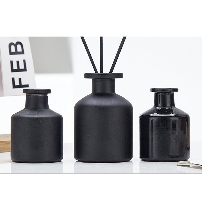 Luxury Glass Reed Diffuser Bottle Customized Matt Black 50ml 100ml 150ml 250ml Round for Essential Oils