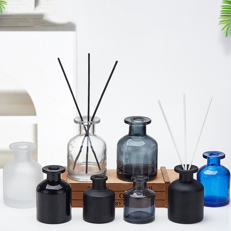 Luxury Glass Reed Diffuser Bottle Customized Matt Black 50ml 100ml 150ml 250ml Round for Essential Oils