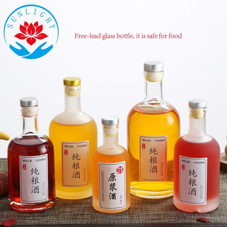 Factory Price Best Selling Products 2023 High Quality Big Capacity Glass Bottles Vodka 1000ml