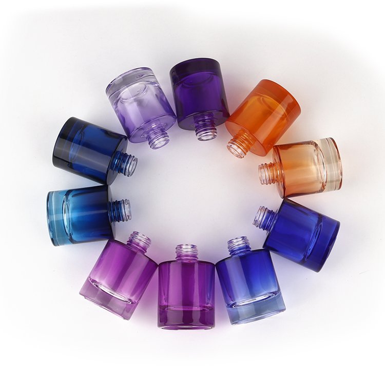 Luxury Essential Oil Packaging Bottles Custom 30ml Colorful Glass Dropper Bottle Cosmetic Glass Bottles with White Pipette Cap