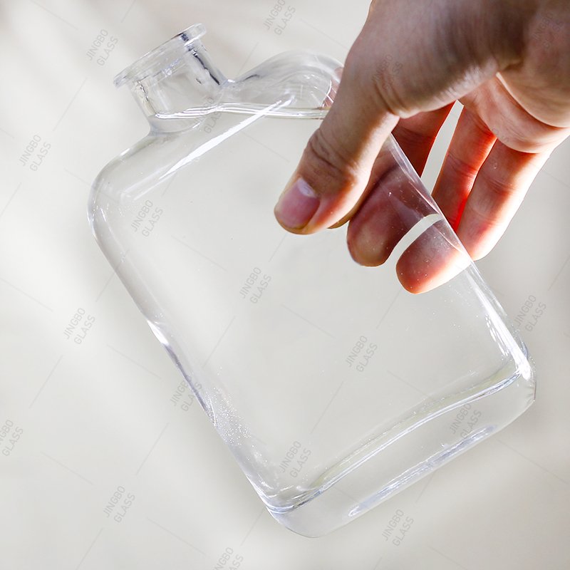 Wholesale 50ml 100ml 200ml 375ml Spirits Vodka Gin Liquor Glass Bottle With Cork Or Screw Cap For Sale