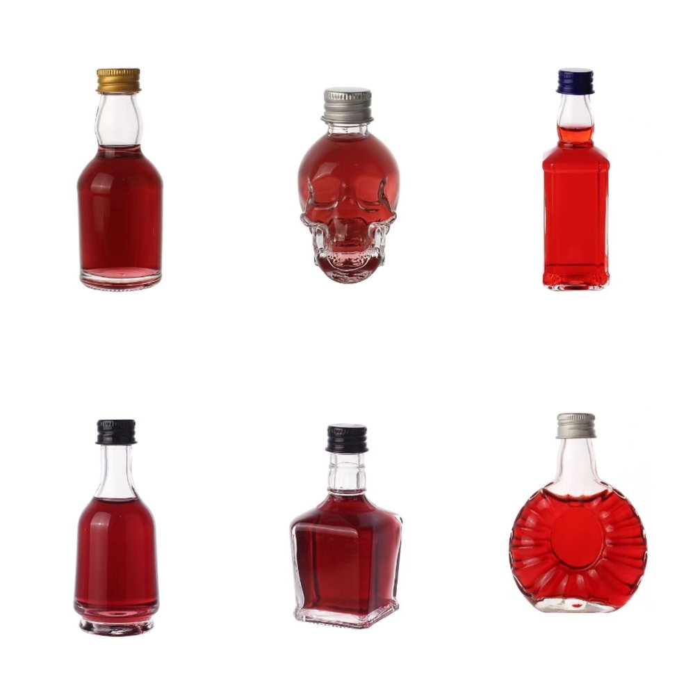 whiskey small mini sample glass bottle with lid50ml 100ml Mini Empty Juice Beverage Clear Glass Bottle with Silver Screw Caps