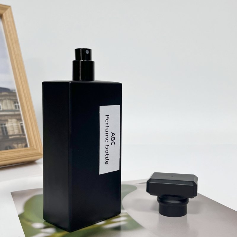 Hot-sale 30ml 50ml 100ml Matte Black Flat Square Perfume Glass Bottle Vintage Glass Perfume Bottles For Cologne
