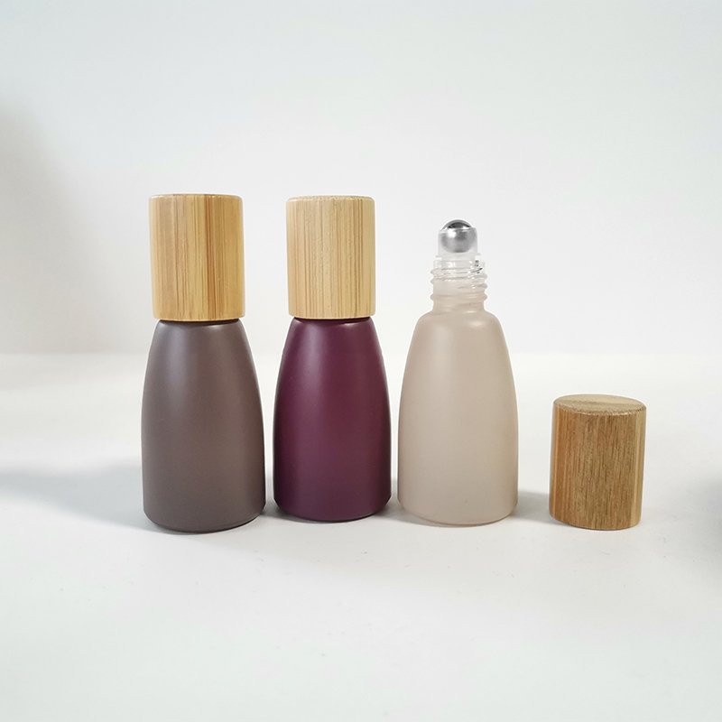 New Morandi Series Essential Oils Roll on Bottle 10ml matte colored glass bottle bottle with steel plug roller bamboo cap