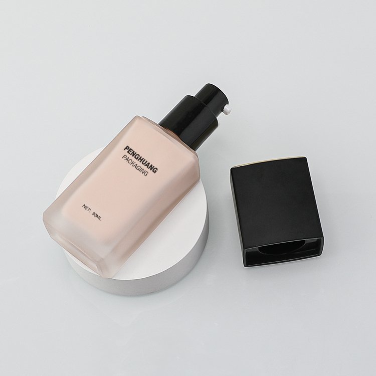 square shaped 30ml empty cosmetic bottles frosted liquid foundation glass bottle with gold top pump
