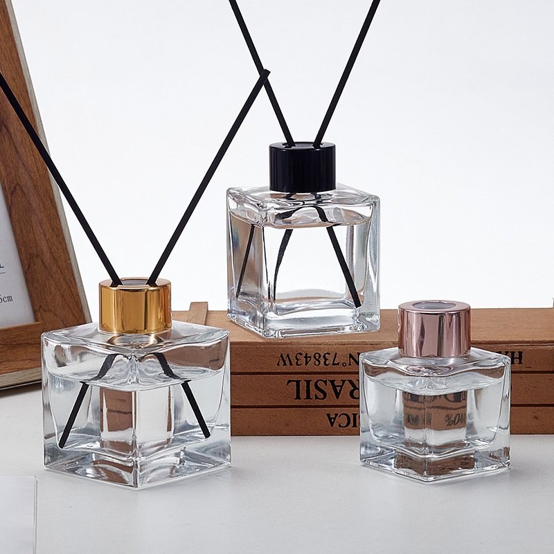 China Manufacturer Glass Square Perfume 50ml 100ml Aromatherapy Perfume Glass Bottles with Screw Lid